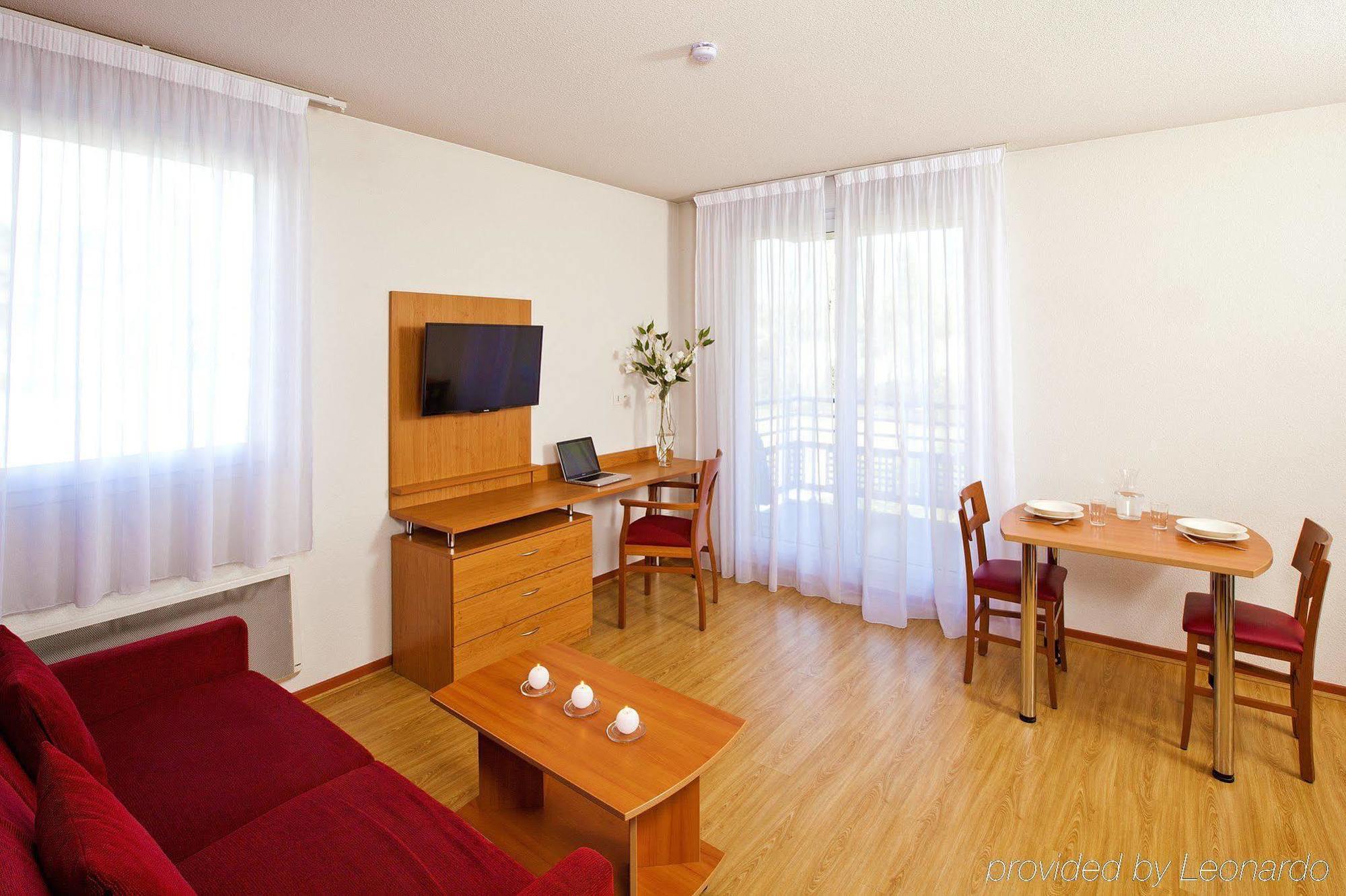 Séjours&Affaires Genève Saint Genis Esterno foto